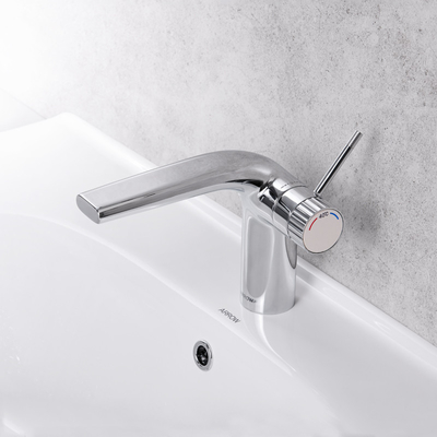 Brass Single Handle Bathroom Faucet In Chrome Finish